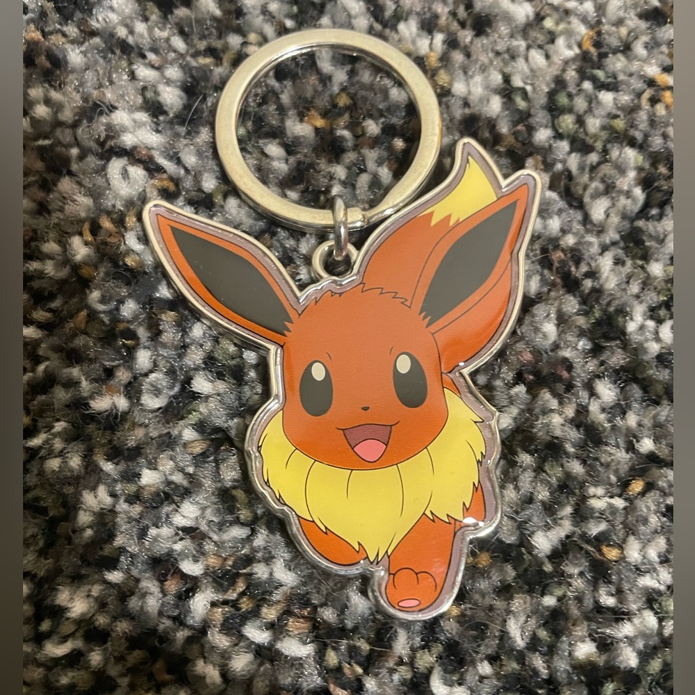 Evee Metal Pokémon Keychain